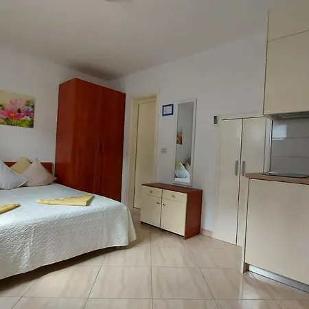 Apartments Jelica Trogir Exterior photo